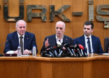 Türk-İş Kararı: Asgari Ücret Yoksulluk Sınırının Altında Kaldı, Aile Geçimi Zorlanıyor