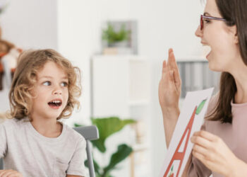 Bilimsel Gerçek: Erken Yaşta Yabancı Dil Eğitimi Beyin Gelişimini Nasıl Hızlandırır?