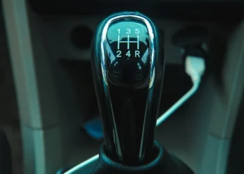 Tüketici Tercihi Değişiyor: Otomotiv Sektöründe Manuel Vitesin Sonu