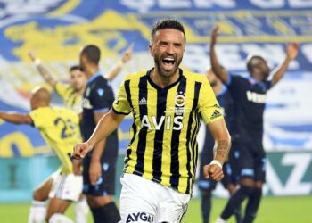 İkincilik Yarışı Fenerbahçe Lehine Döndü: Trabzonspor Geride