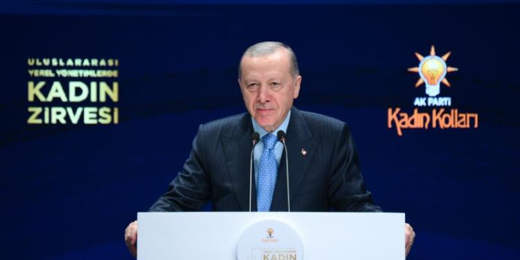 Türkiye Kadın Haklarında Altın Yıllarını Bizim Dönemimizde Yaşıyor: Siyaset Devrimi