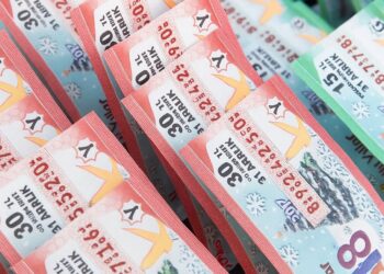 Cami Önünde Piyango Satışı Yapanlara Para Cezası Kesilecek