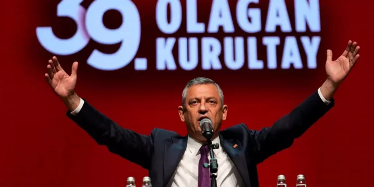 Küresel Medya ve Türkiye Siyaseti: Özgür Özel’in Zaferi Dünya Gündeminde 🌍